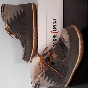 Minnetonka Torrey Laceup Bootie - 7